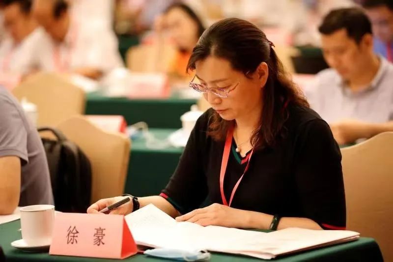 心連心集團規(guī)劃發(fā)展中心總監(jiān)徐豪榮獲“新鄉(xiāng)市五一巾幗獎?wù)隆?></div>
                                    </div>
                                </a>
                            </li><li>
                                <a href=